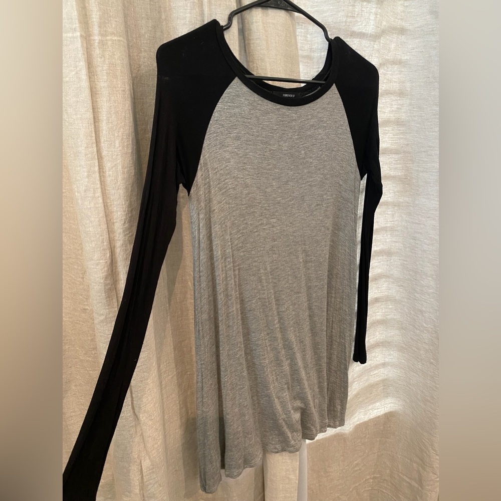 Forever21 super soft heather grey and black long sleeve mini dress. Small